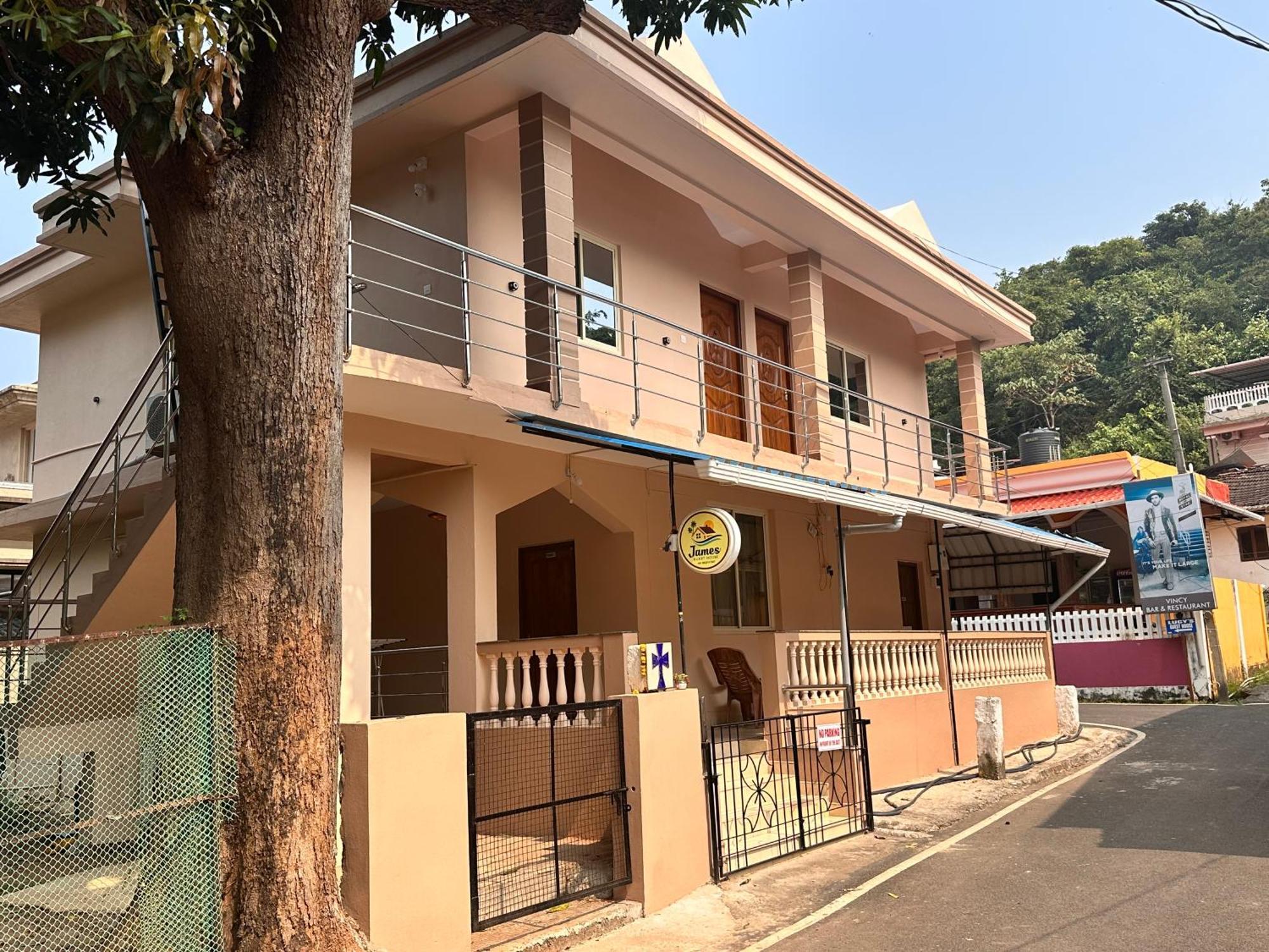 James Guesthouse 波戈马洛 外观 照片