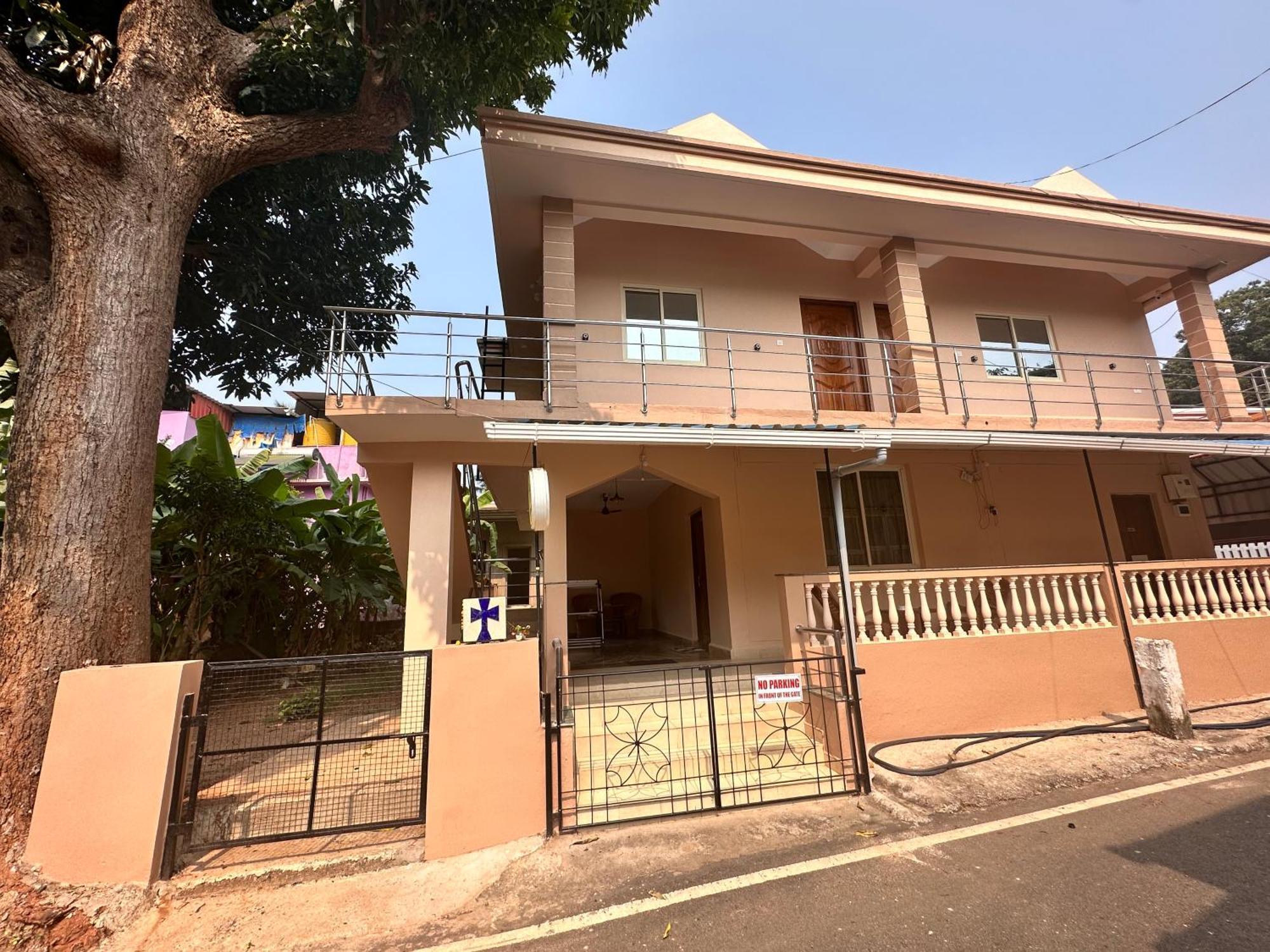 James Guesthouse 波戈马洛 外观 照片
