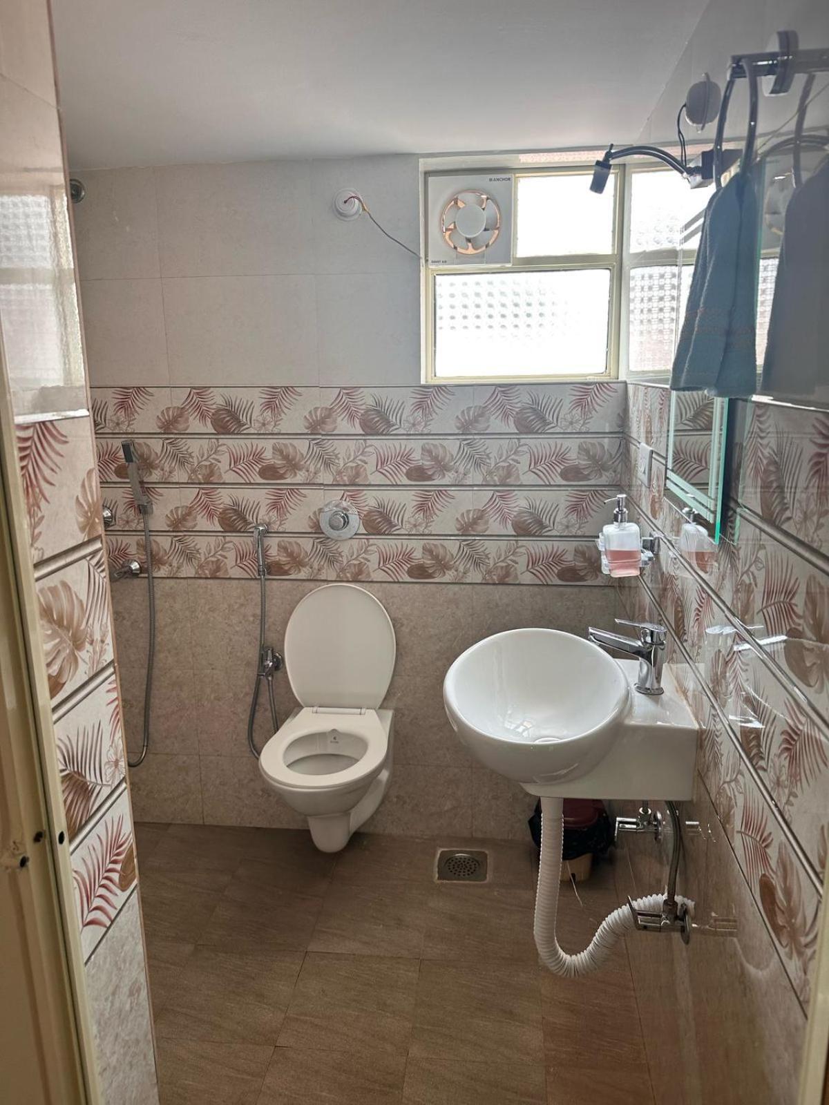 James Guesthouse 波戈马洛 外观 照片